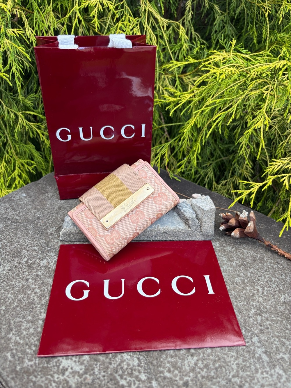 Gucci Pink GG Canvas Key Holder - Picture 2 of 10